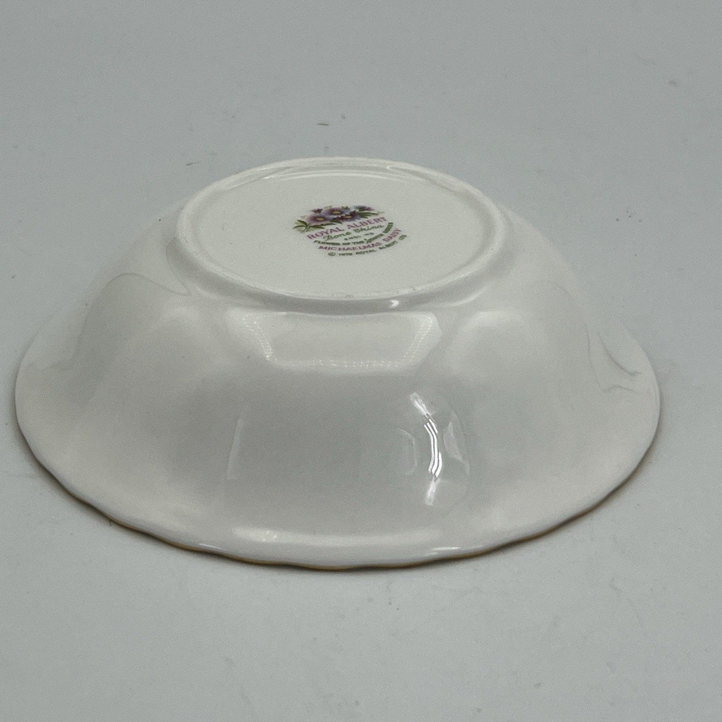 Ciotola ciotolina Coppetta in porcellana Royal Albert con mese SETTEMBRE 1970 Categoria  Centrotavola e Ciotole