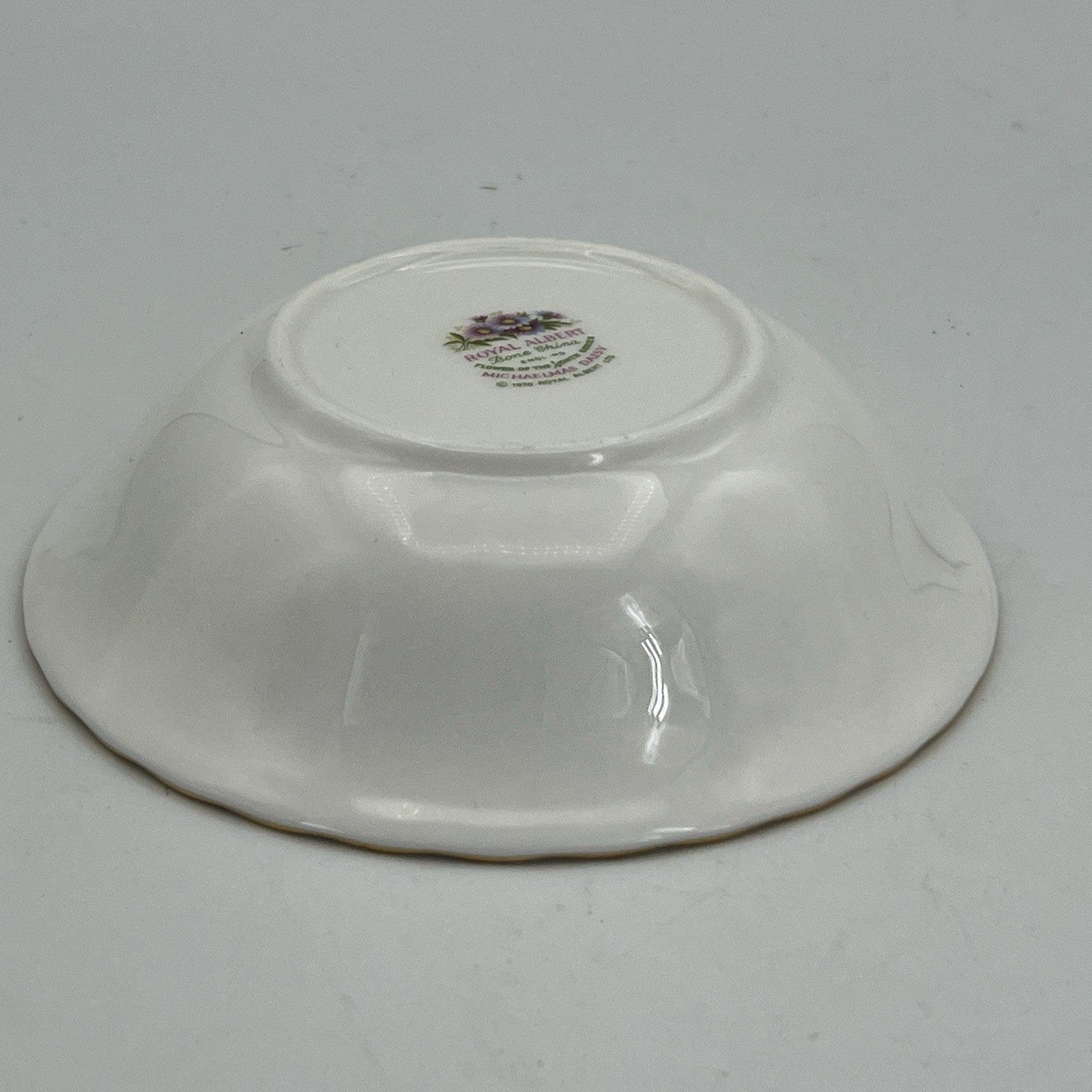 Ciotola ciotolina Coppetta in porcellana Royal Albert con mese SETTEMBRE 1970 Categoria  Centrotavola e Ciotole