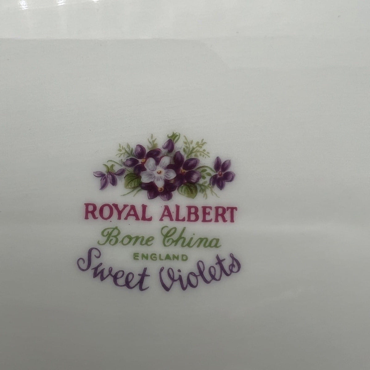 Ciotola Ovale da portata  in porcellana Royal Albert Sweet Violets Violette Categoria  Piatti Vassoio