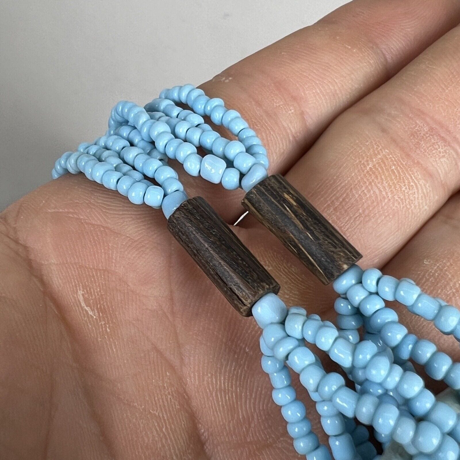 Collana di perle in argento con pietra turchese e perla semitonda d Collana di perle in argento con pietra turchese e perla semitonda d