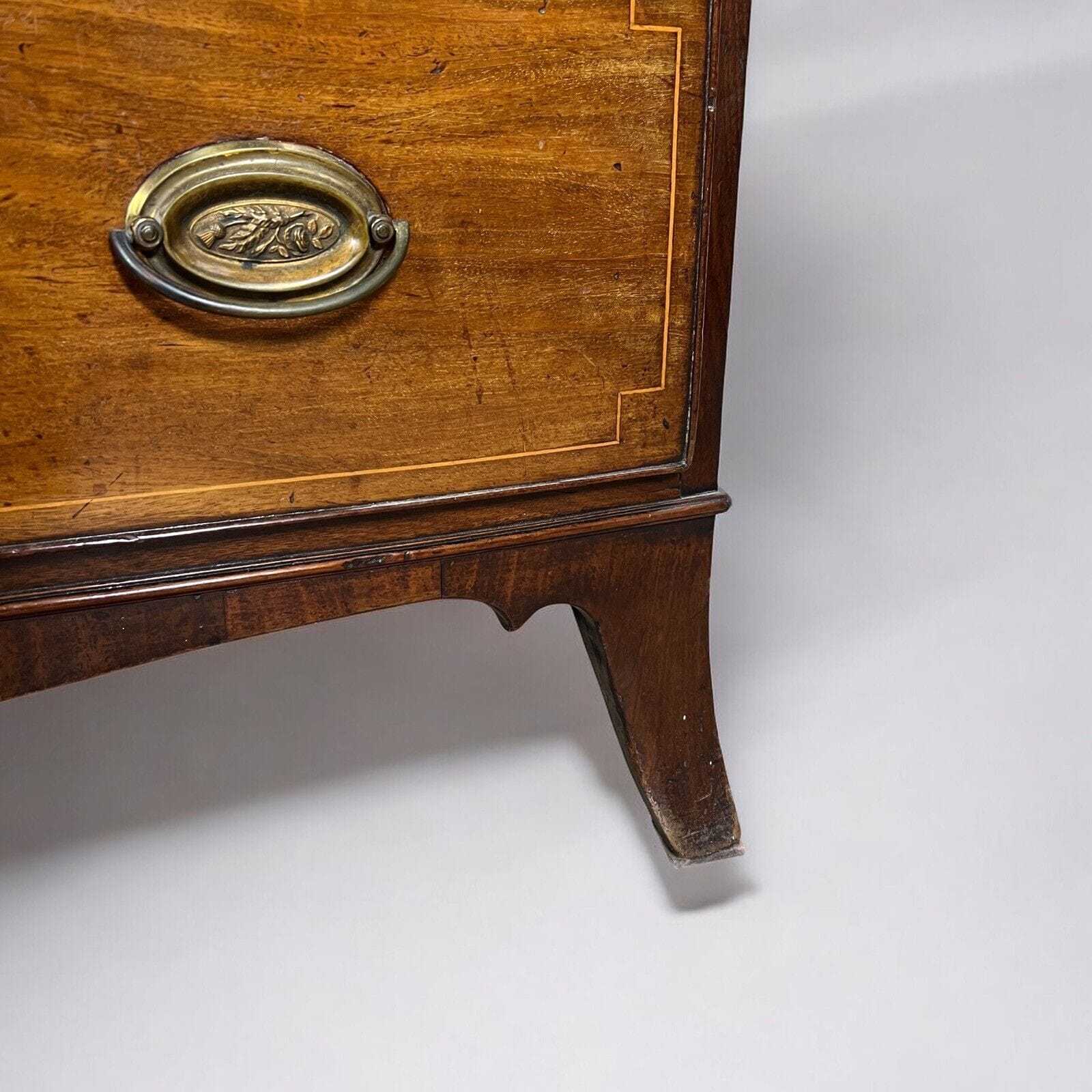 Comò cassettone antico 800 bombato stile inglese mobile in legno di mogano Madia Categoria  Comò & Cassettiere