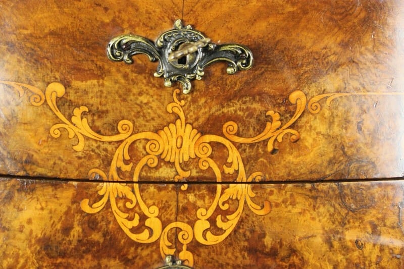 Comò cassettone antico in stile Luigi XV bombato intarsiato mobile in legno Categoria  Comò & Cassettiere