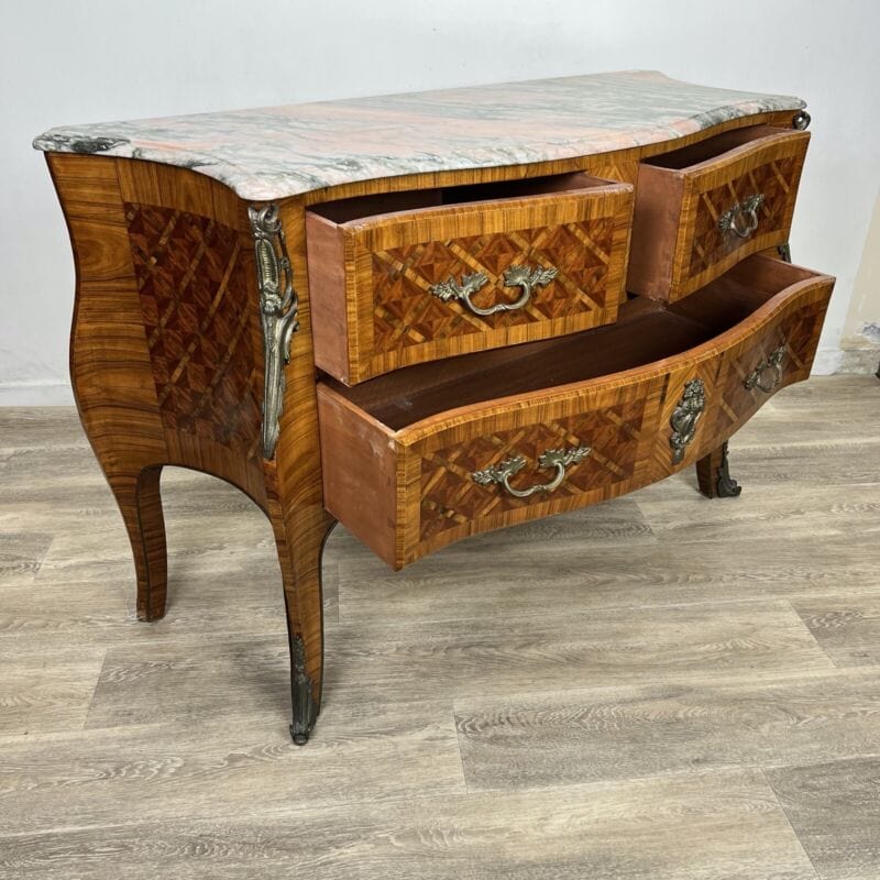 Comò cassettone antico in stile Luigi XV bombato intarsiato mobile in legno 900 Categoria  Comò & Cassettiere