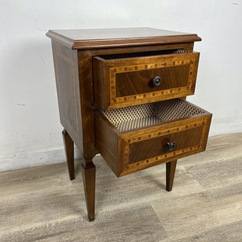 Comodino antico in legno mobiletto intarsiato tavolino stile Luigi XVI epoca 900 Categoria  Comodini