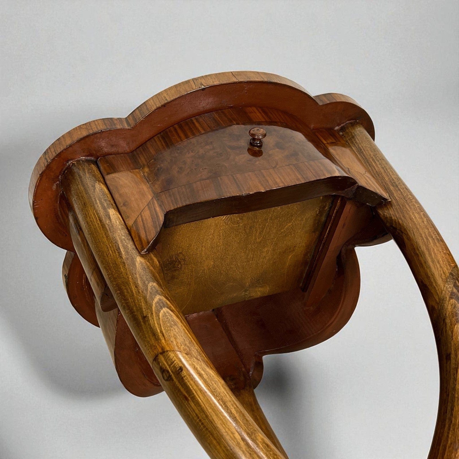 Comodino Antico Stile art deco mobile tavolino vintage in legno di Noce Chiaro Categoria  Comodini