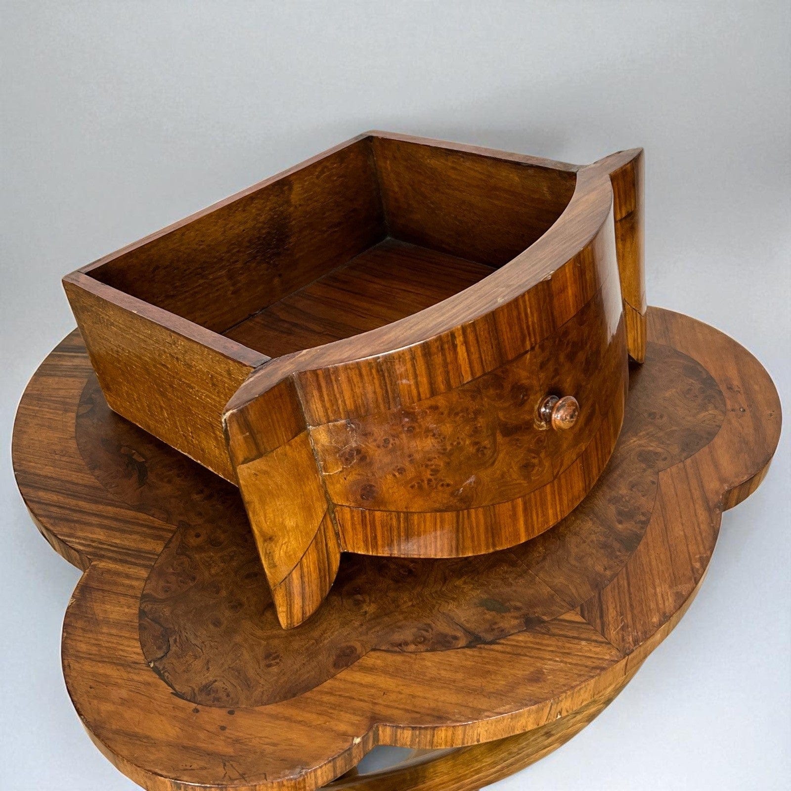 Comodino Antico Stile art deco mobile tavolino vintage in legno di Noce Chiaro Categoria  Comodini