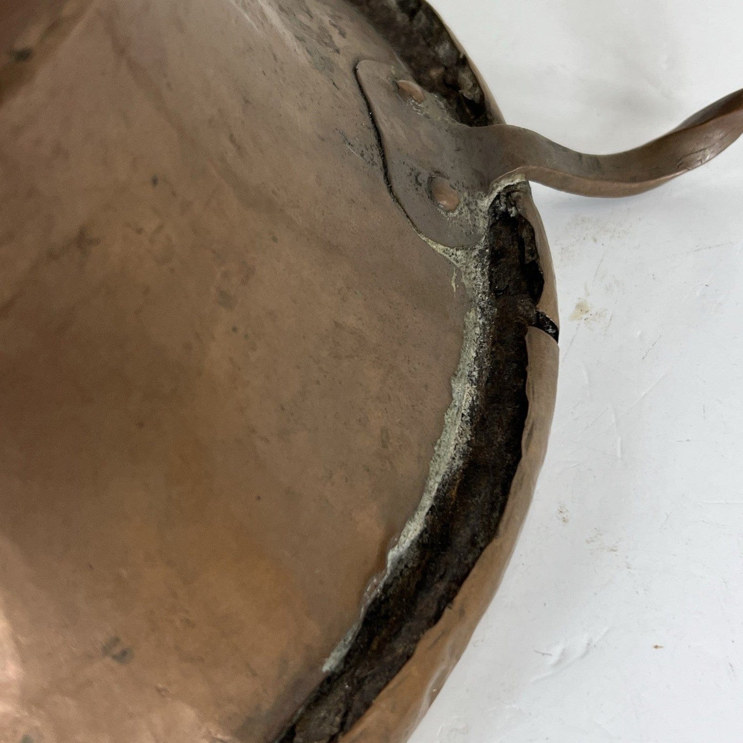 Conca antica in rame concone vecchia anfora d'epoca con manici vaso portafiori Categoria  altro