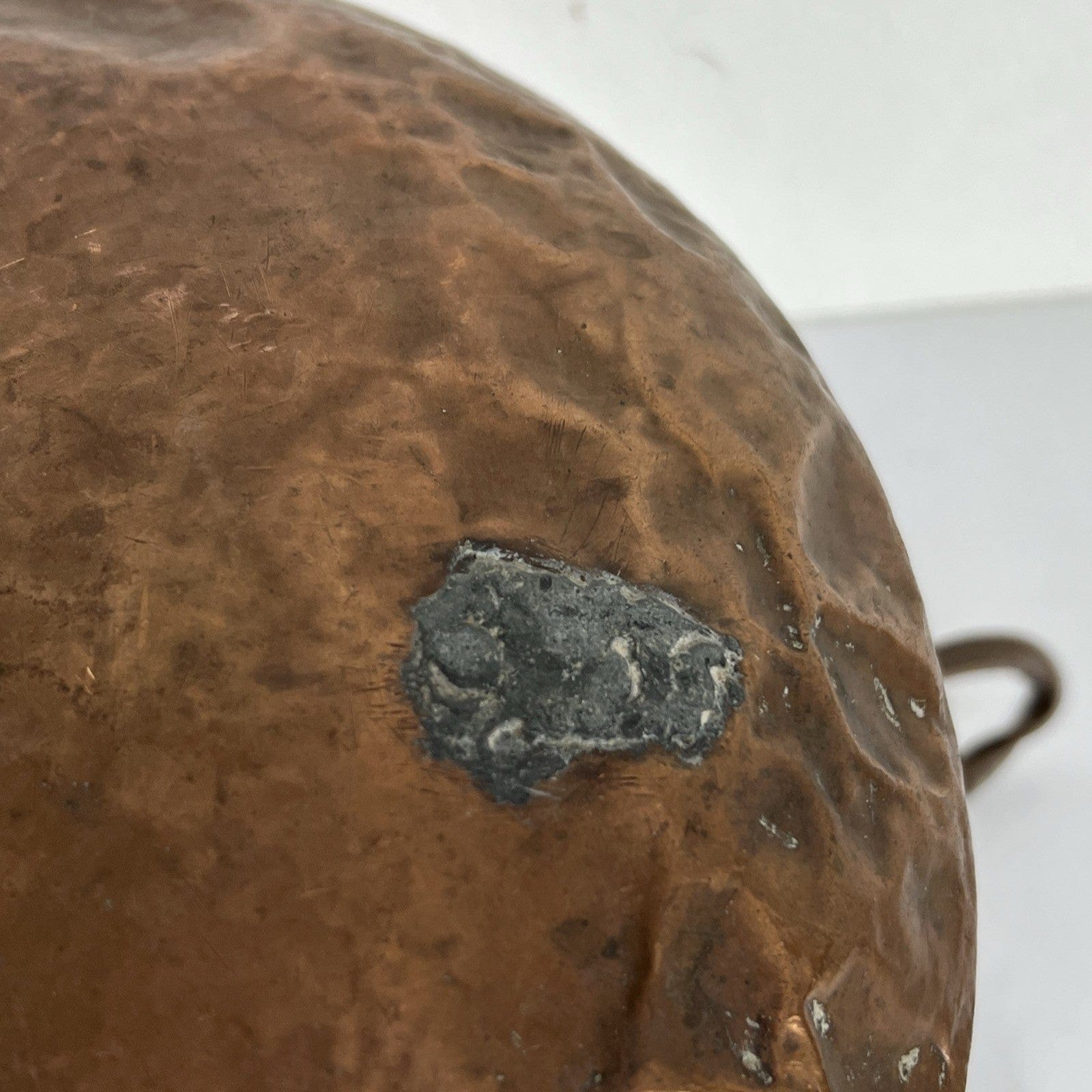 Conca antica in rame concone vecchia anfora d'epoca con manici vaso portafiori Categoria  altro
