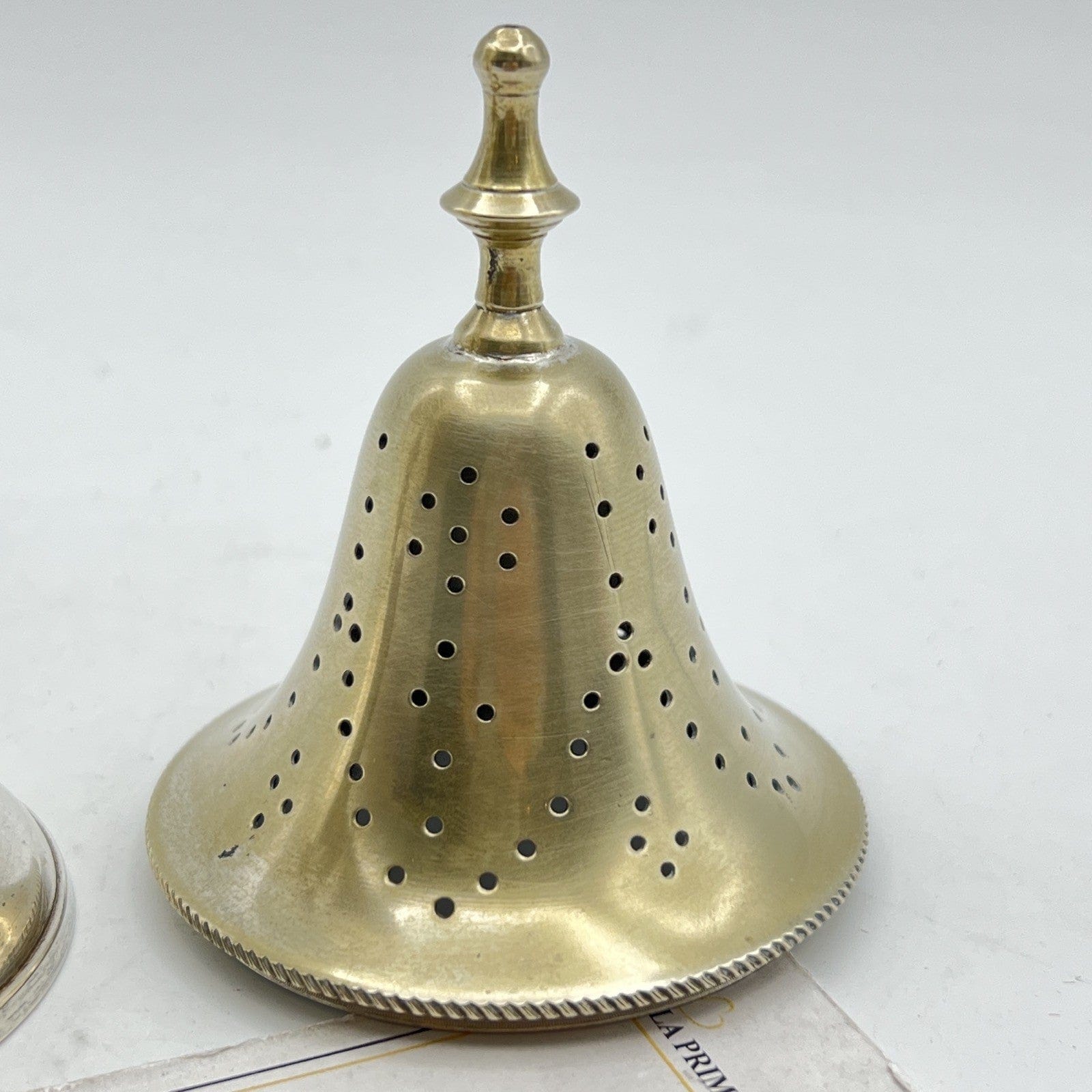 Contenitore spargi zucchero cacao da tavola in silver plated stile antico 900 Categoria  Sheffield & Argento