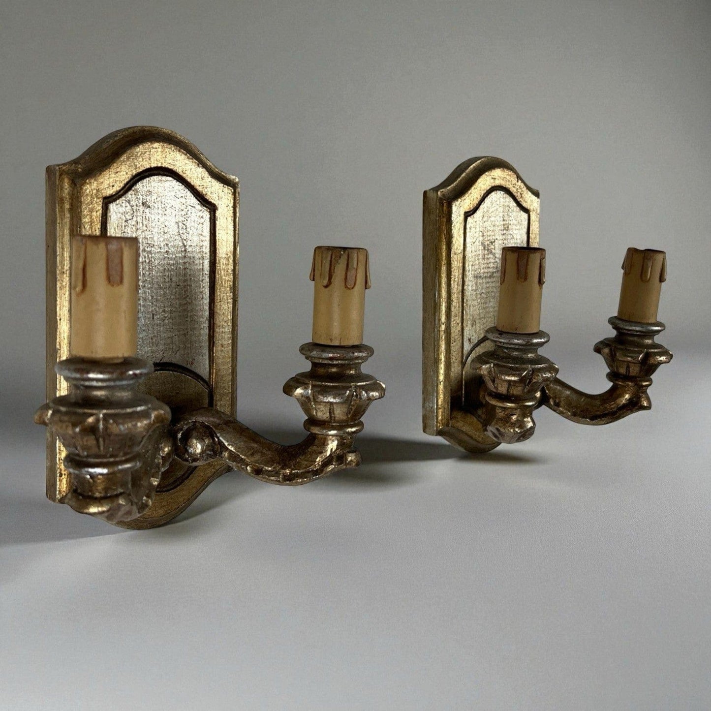 Coppia Applique vintage antichi in legno e oro lampada da parete luci candele Categoria  Lampade Appliques
