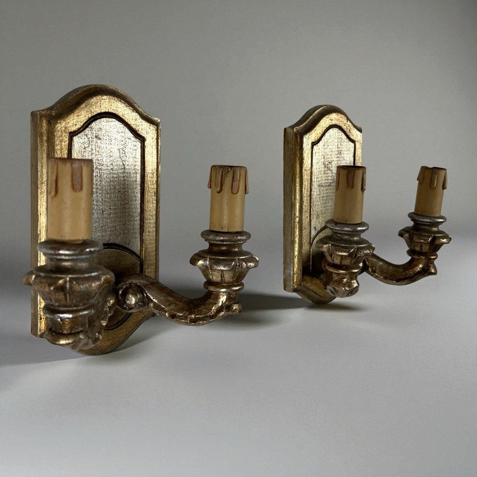Coppia Applique vintage antichi in legno e oro lampada da parete luci candele Categoria  Lampade Appliques