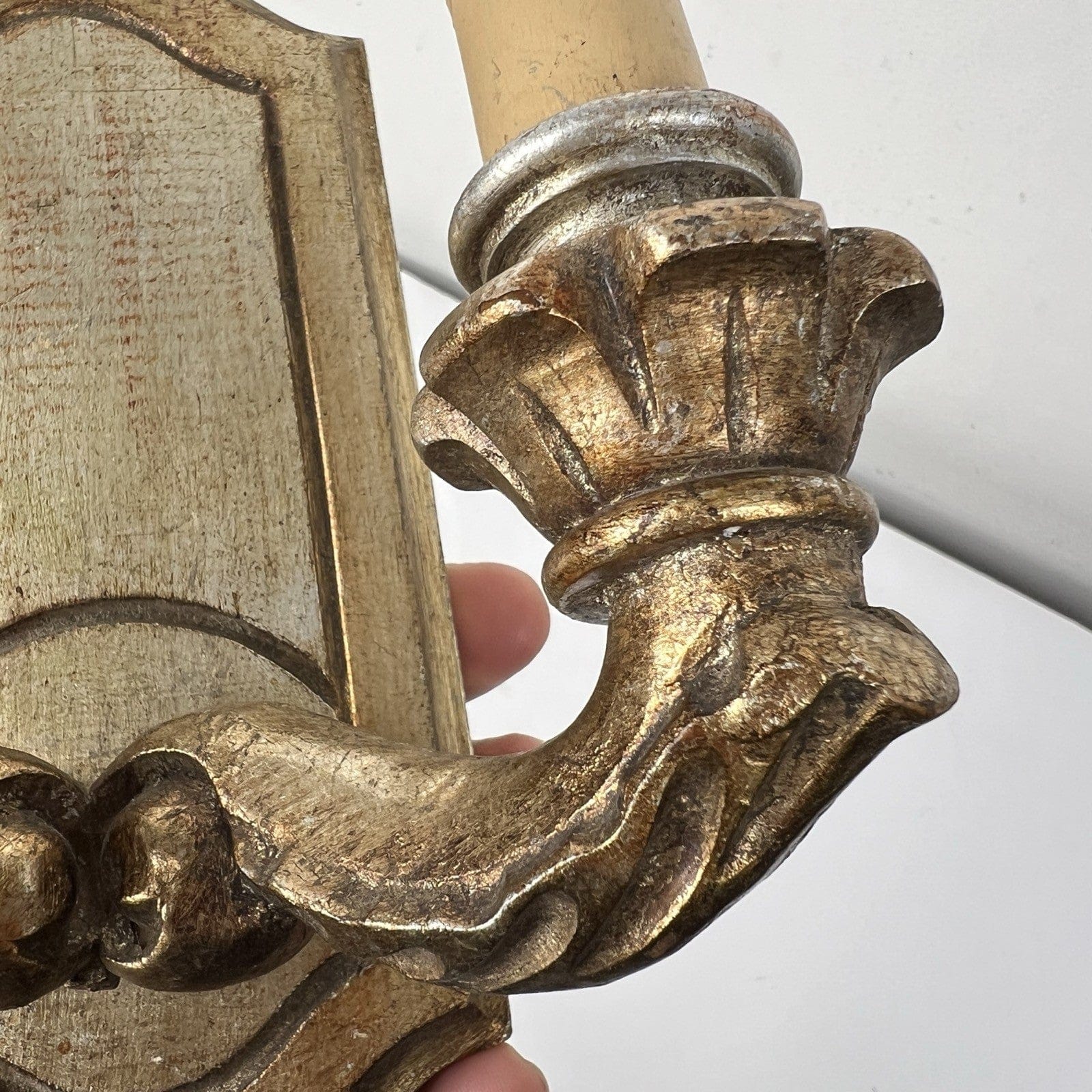 Coppia Applique vintage antichi in legno e oro lampada da parete luci candele Categoria  Lampade Appliques