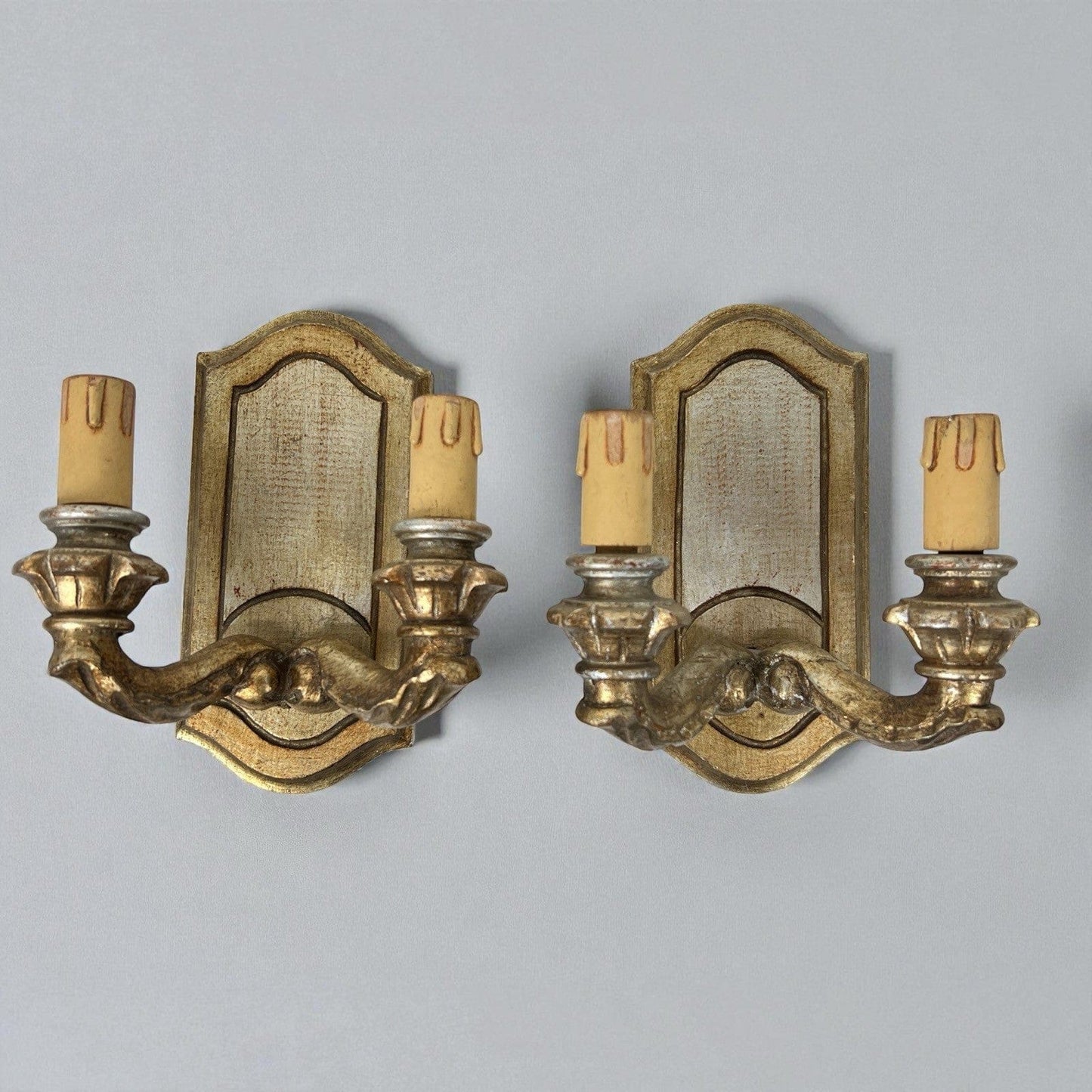 Coppia Applique vintage antichi in legno e oro lampada da parete luci candele Categoria  Lampade Appliques