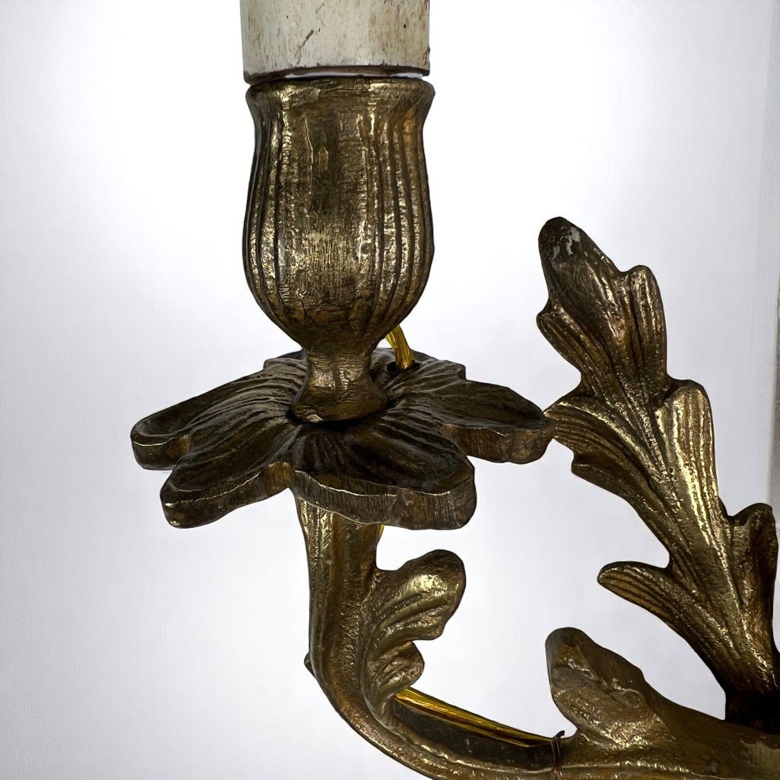 Coppia di Antiche di Applique in ottone bronzo a due fiamme luci Lampade da muro Categoria  Lampade Appliques