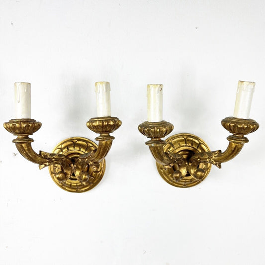 Coppia di antichi candelieri stile antico da parete applique in legno dorato Categoria  Lampade Appliques