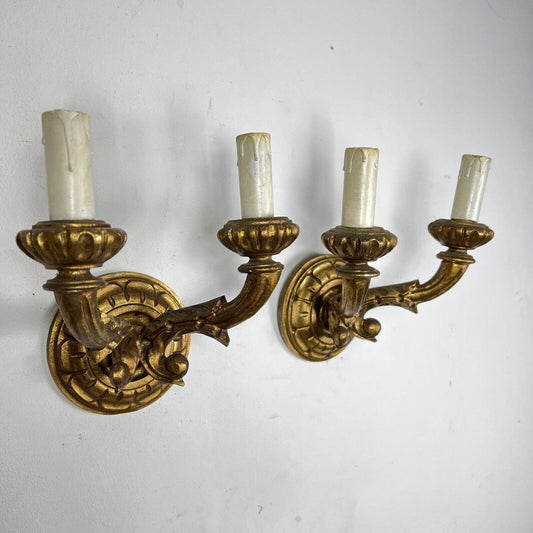 Coppia di antichi candelieri stile antico da parete applique in legno dorato Categoria  Lampade Appliques
