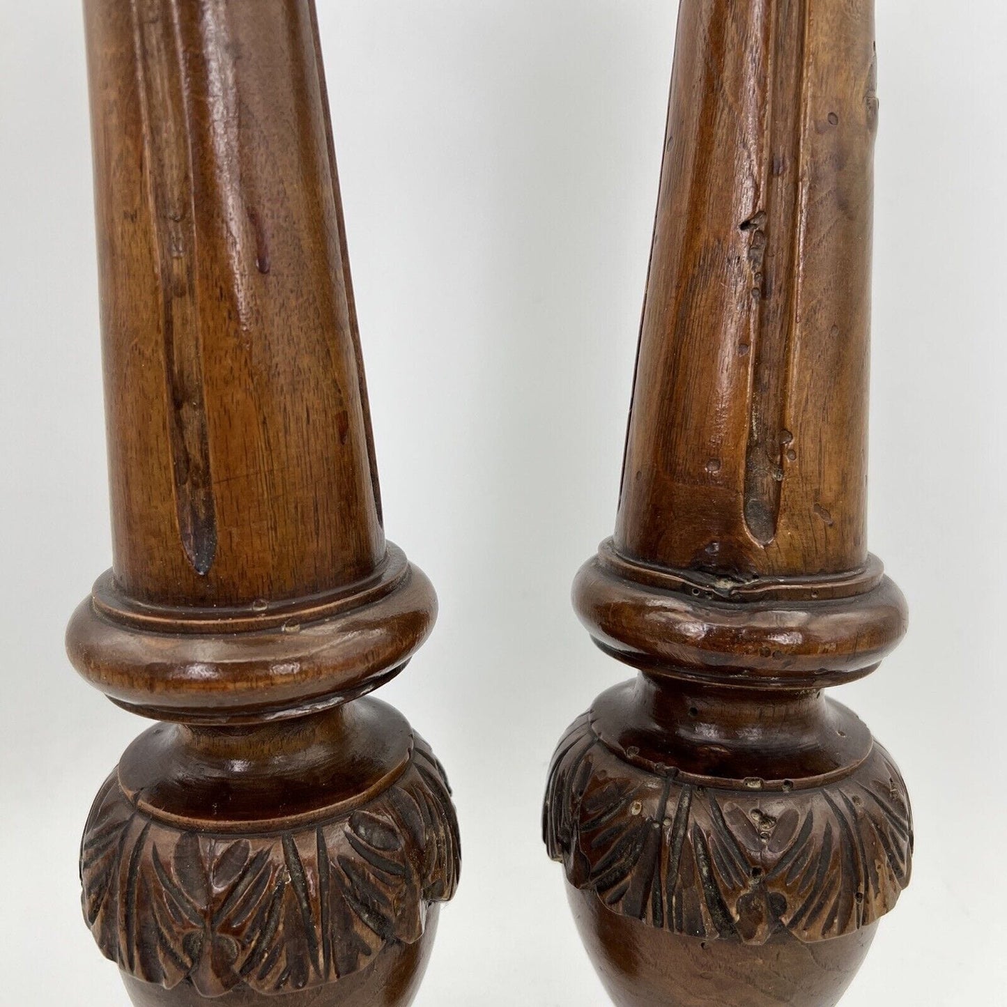 Coppia di Colonne Antiche Tornite Intagliate in legno Fregi per Restauro 800 Categoria  Cimase-Fregi-Intagli in legno