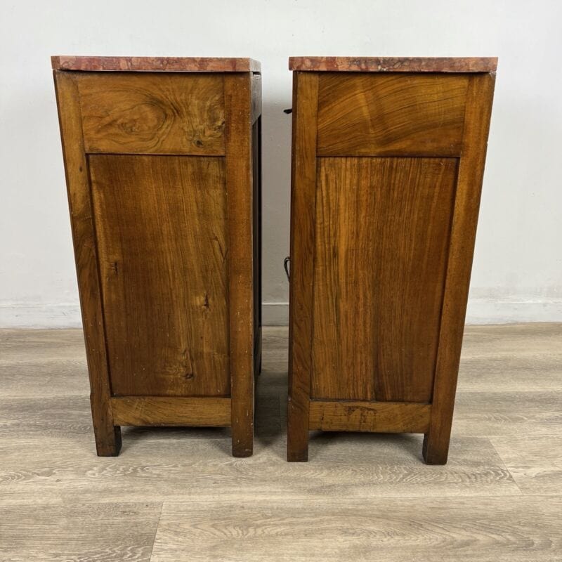 Coppia di Comodini Antichi in legno comodino arte povera vintage epoca 900 Categoria  Arredamento