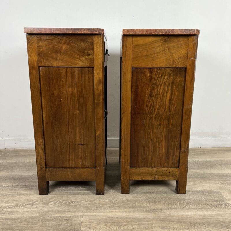 Coppia di Comodini Antichi in legno comodino arte povera vintage epoca 900 Categoria  Arredamento