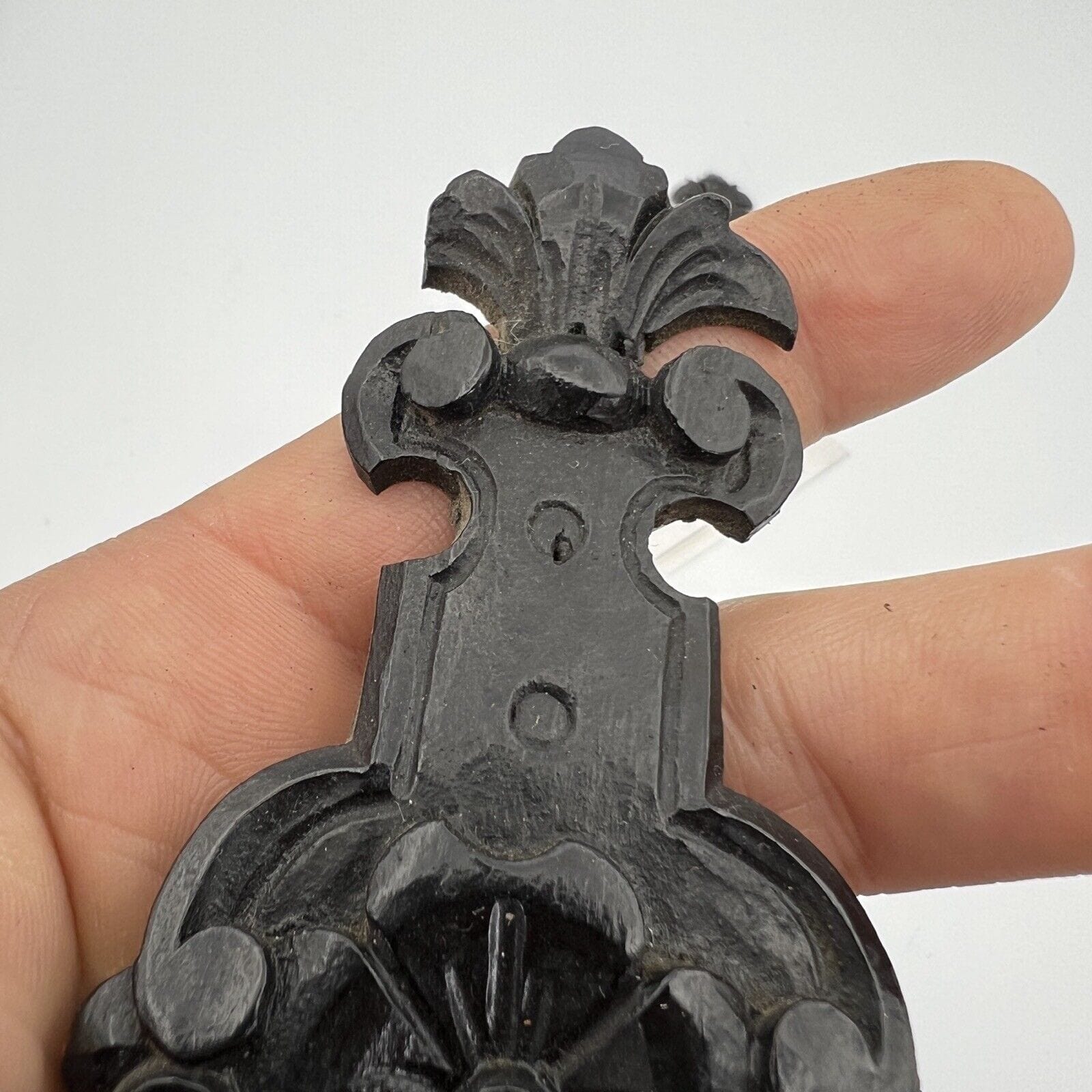 Coppia di intagli antichi elementi decorativi Fregio in legno nero d' epoca 800 Categoria  Cimase-Fregi-Intagli in legno
