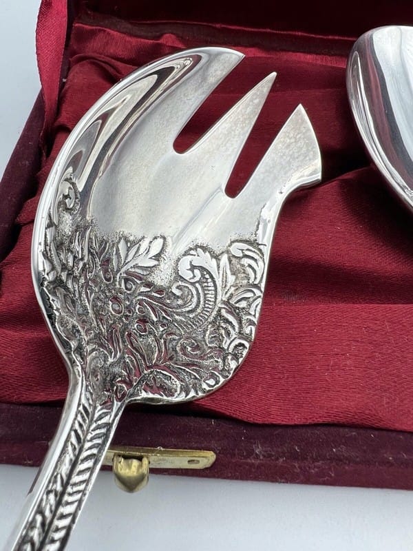 Coppia di Posate per servire stile antico in  sheffield silver plated inglese Categoria  Sheffield & Argento