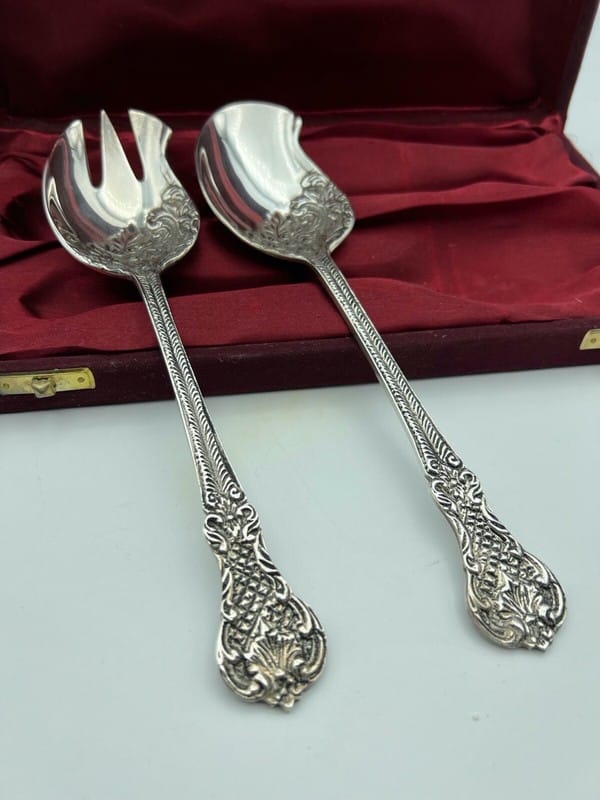 Coppia di Posate per servire stile antico in  sheffield silver plated inglese Categoria  Sheffield & Argento