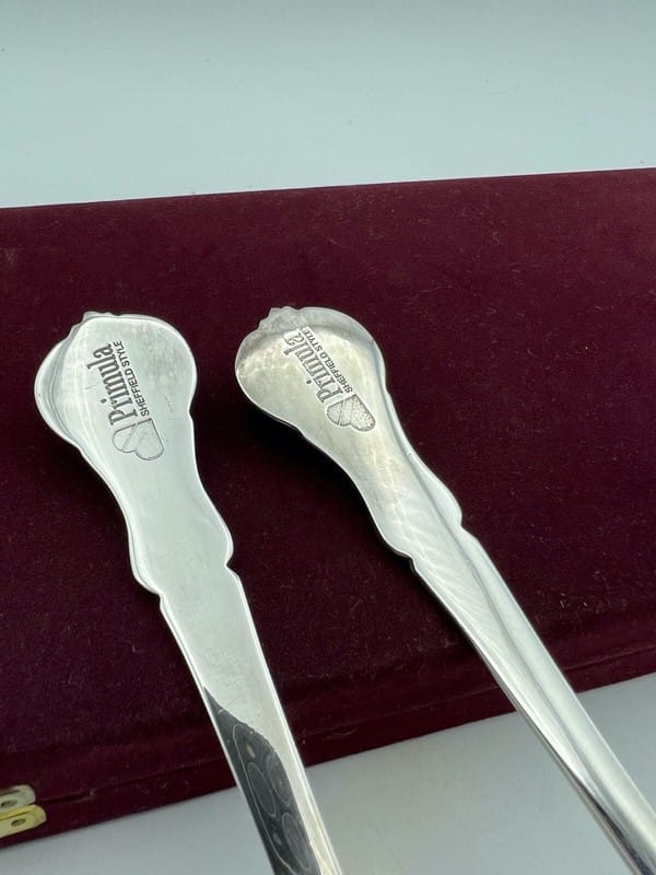 Coppia di Posate per servire stile antico in  sheffield silver plated inglese Categoria  Sheffield & Argento