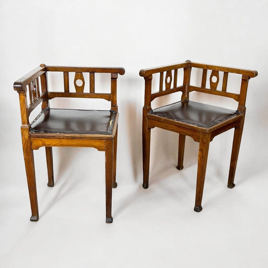 Coppia di Sedie Angolari antiche in legno stile Art Nouveau ad angolo epoca 900 Categoria  Sedie
