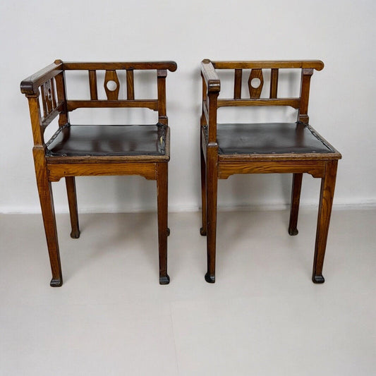 Coppia di Sedie Angolari antiche in legno stile Art Nouveau ad angolo epoca 900 Categoria  Sedie