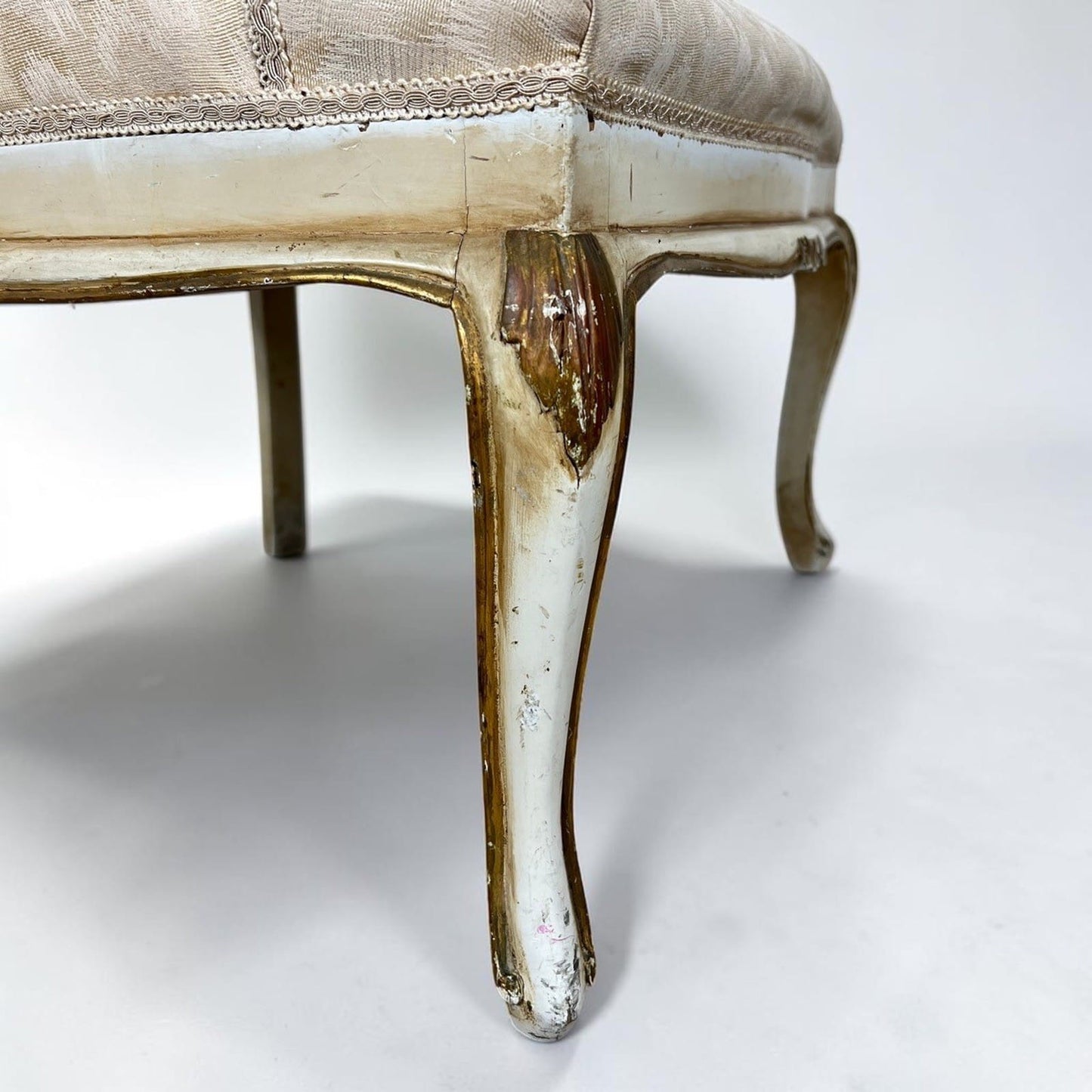 Coppia poltroncine basse a pozzetto sedia antica poltrona in di legno laccate Categoria  Sedie