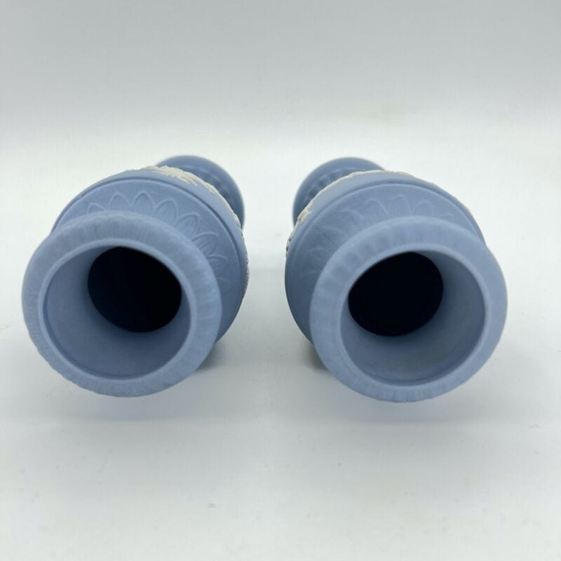 Coppia Vasetti in porcellana Wedgwood Celeste Vaso Vintage cherubini angeli 900 Categoria  Vasi e Portafiori