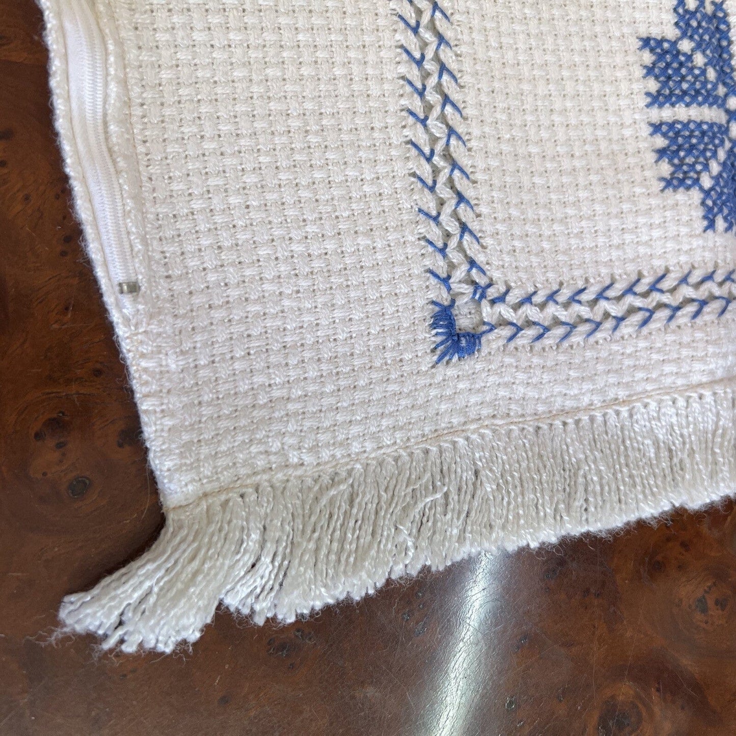 Copricuscino Vintage con ricamo fatto a mano Azzurro punto croce Cuscino Categoria  Corredo Pizzi e Tessuti