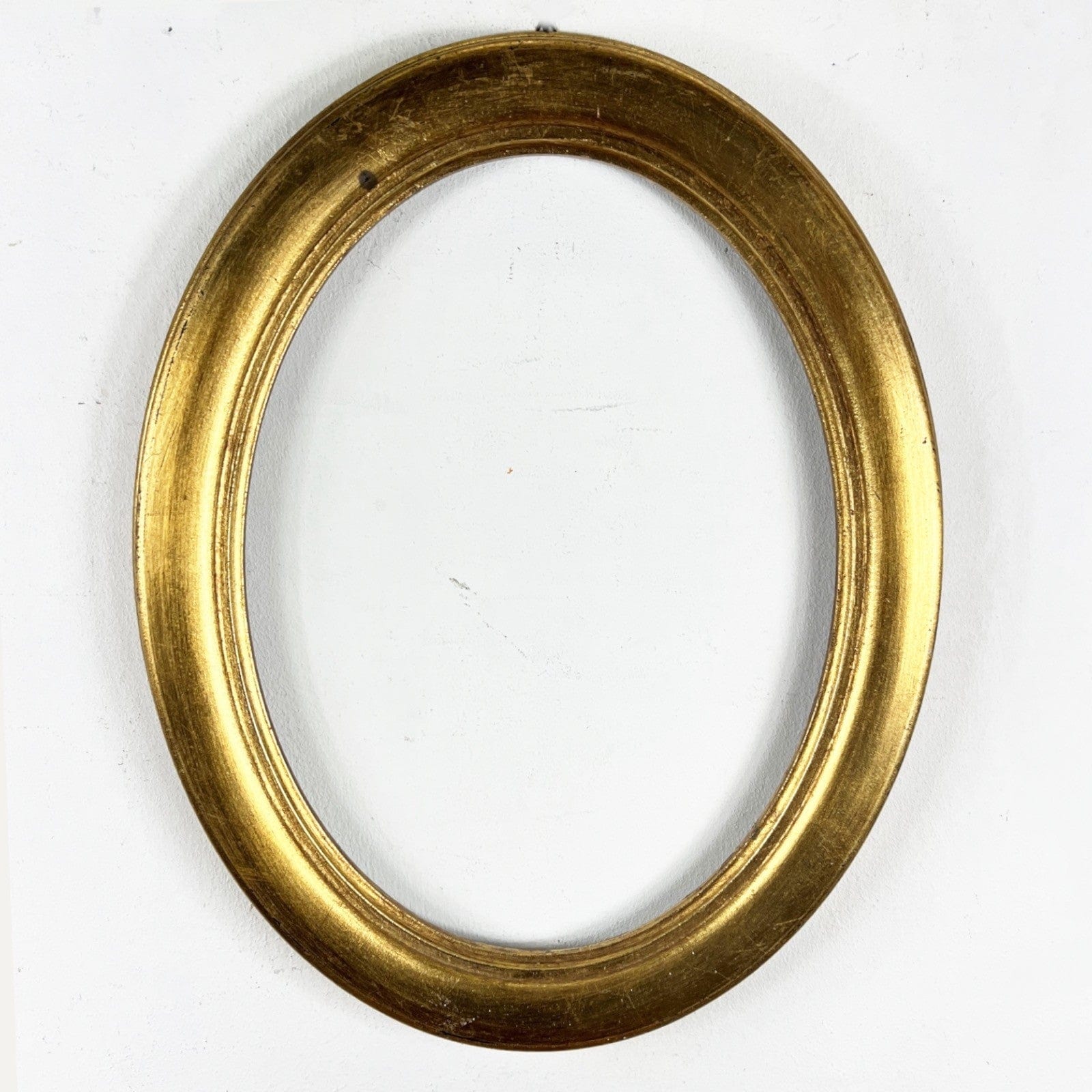 Cornice vuota ovale dorata stile antico a foglia oro per opera d'arte vintage Categoria  Specchi e Cornici