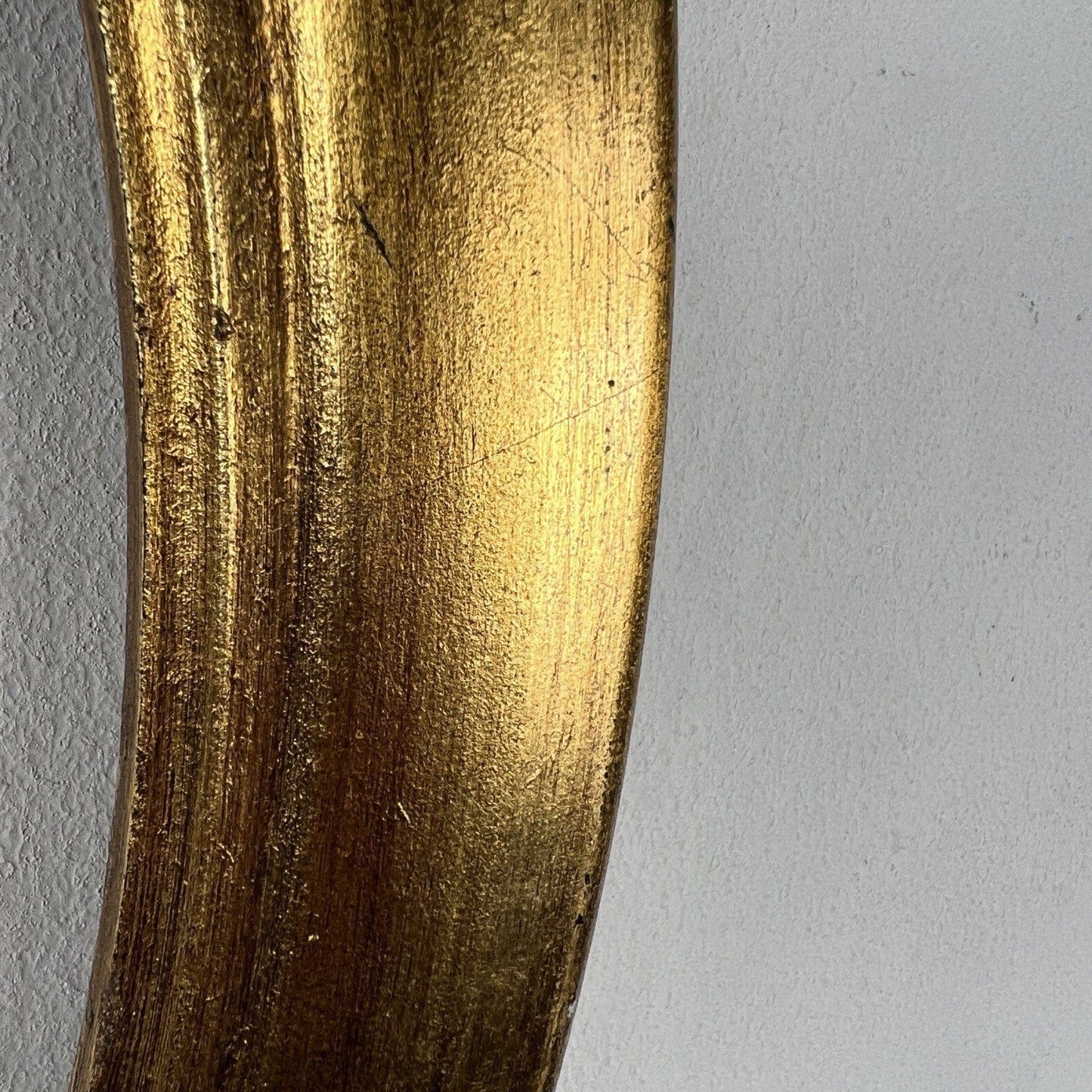 Cornice vuota ovale dorata stile antico a foglia oro per opera d'arte vintage Categoria  Specchi e Cornici