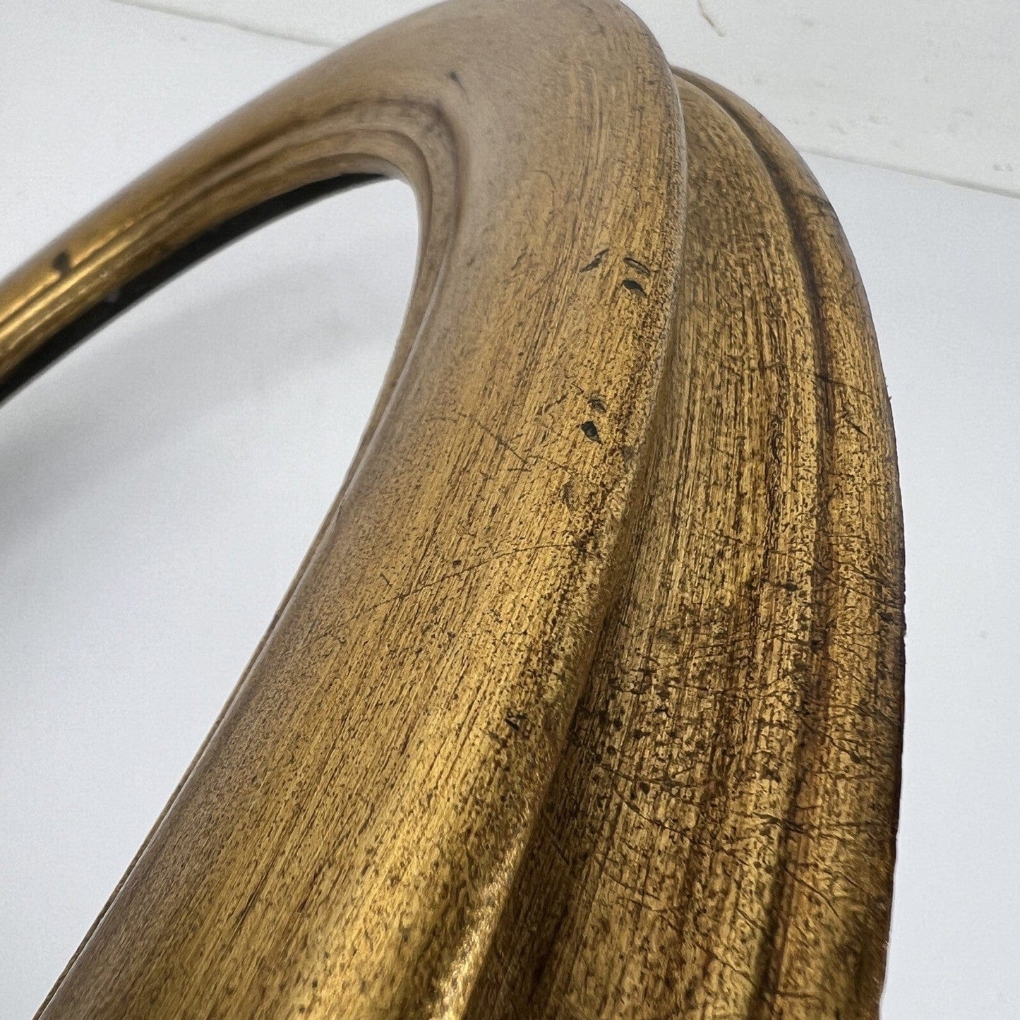 Cornice vuota ovale dorata stile antico a foglia oro per opera d'arte vintage Categoria  Specchi e Cornici