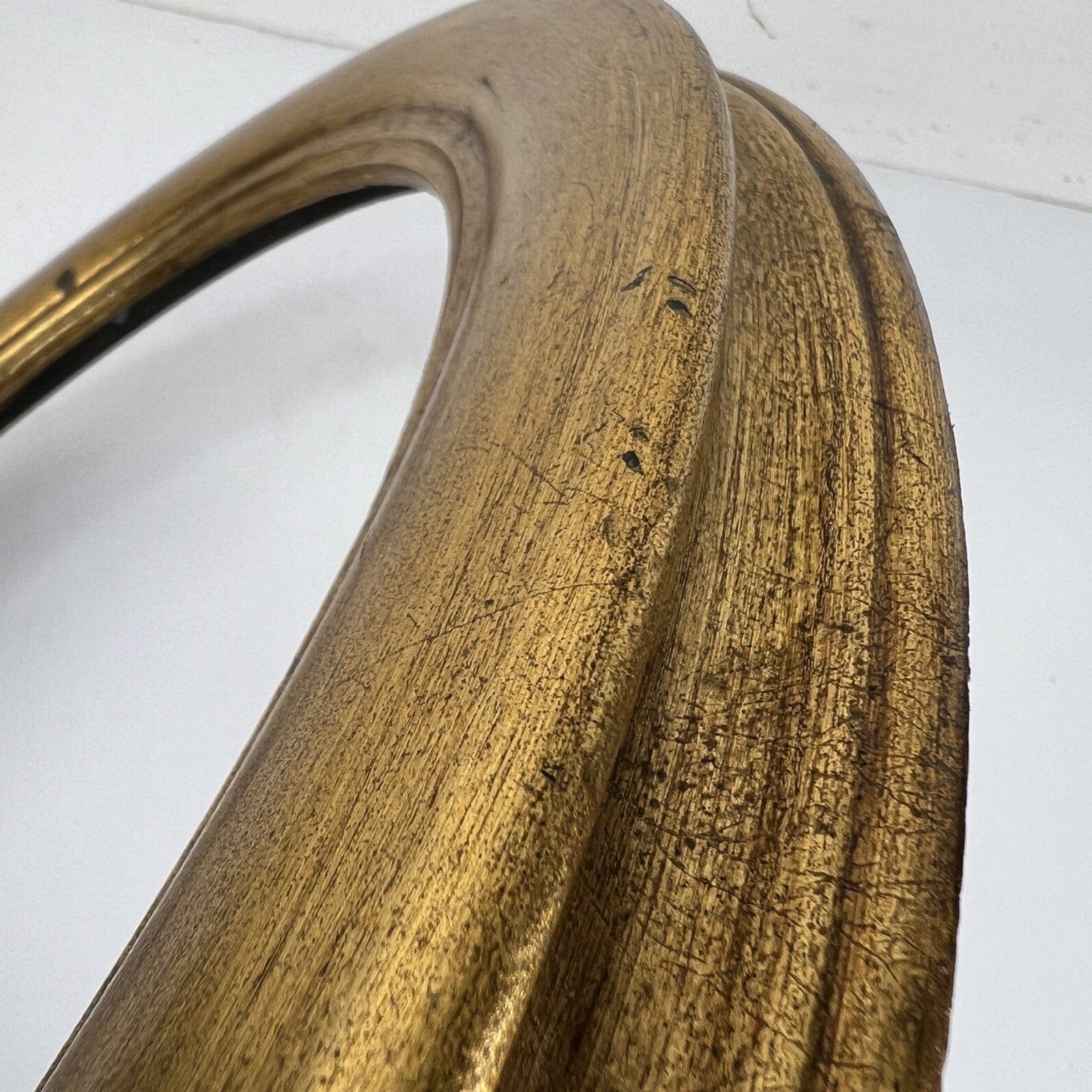Cornice vuota ovale dorata stile antico a foglia oro per opera d'arte vintage Categoria  Specchi e Cornici