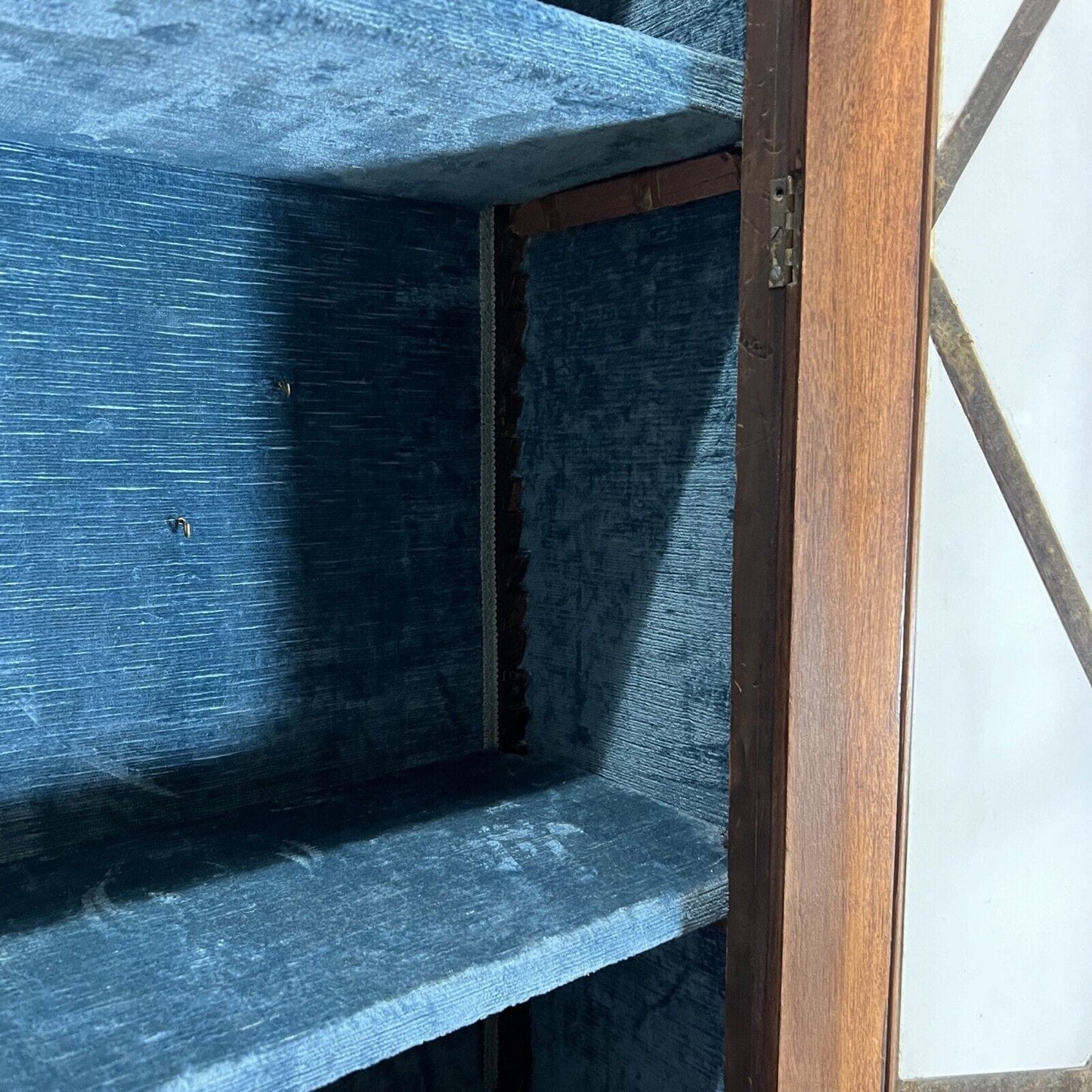 Credenza antica vetrina epoca 800 vittoriana mobile da salone in legno di Noce Categoria  Servante - Servantini