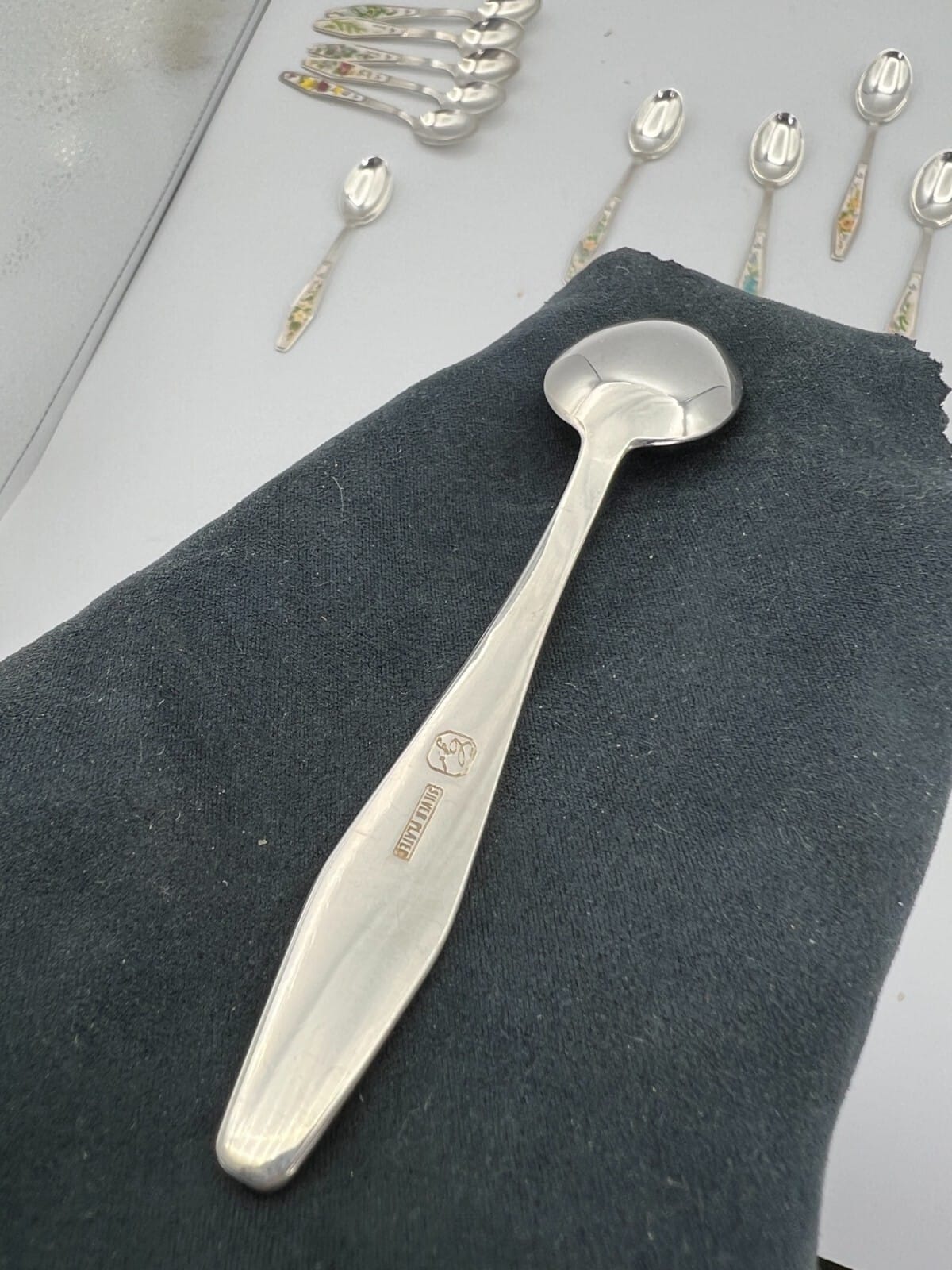 Cucchiaini in silver plated da tè The o caffè Royal Albert con mese inglese 1970 Categoria  Servizio tazze - Tazze