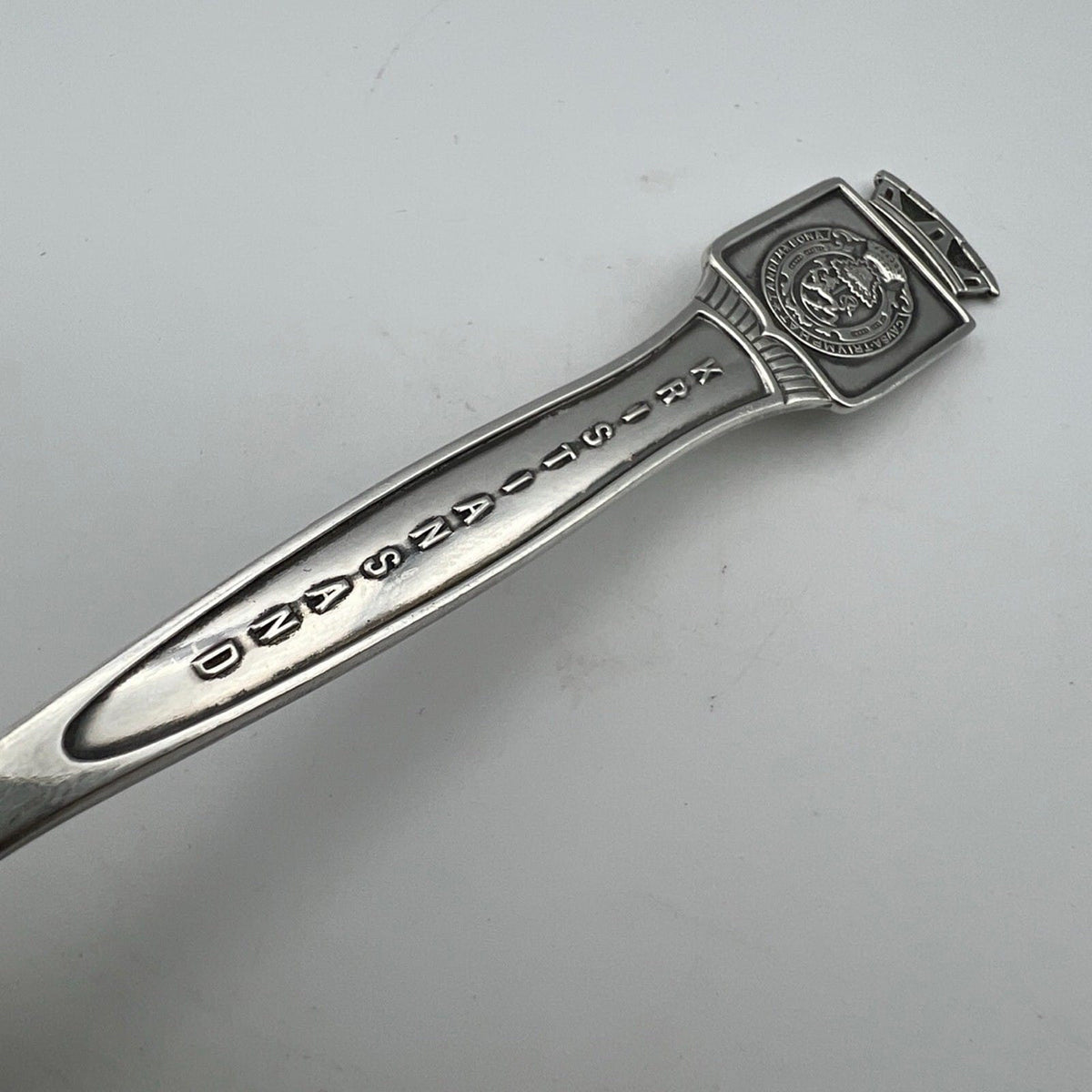 Cucchiaino in argento placcato vintage Souvenir Kristiansand Novergia stemma Categoria  Sheffield & Argento