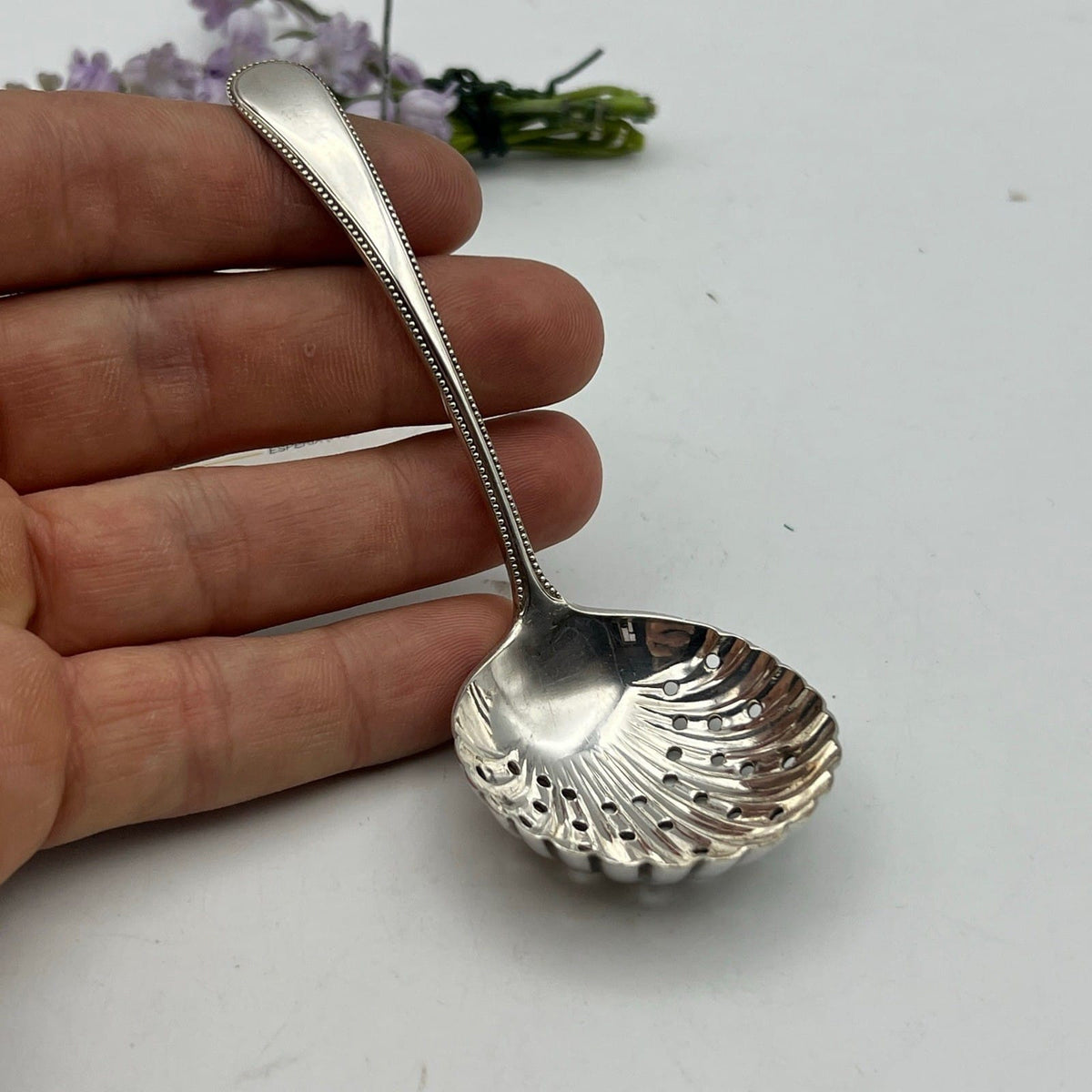 Cucchiaio in argento sheffield antico silver plate colino da zucchero epoca 900 Categoria  Sheffield & Argento