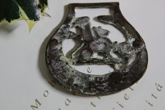 FINIMENTO INGLESE  IN OTTONE PER CAVALLO CON DRAGO EPOCA 900 HORSE BRASS Categoria  Finimenti per cavalli