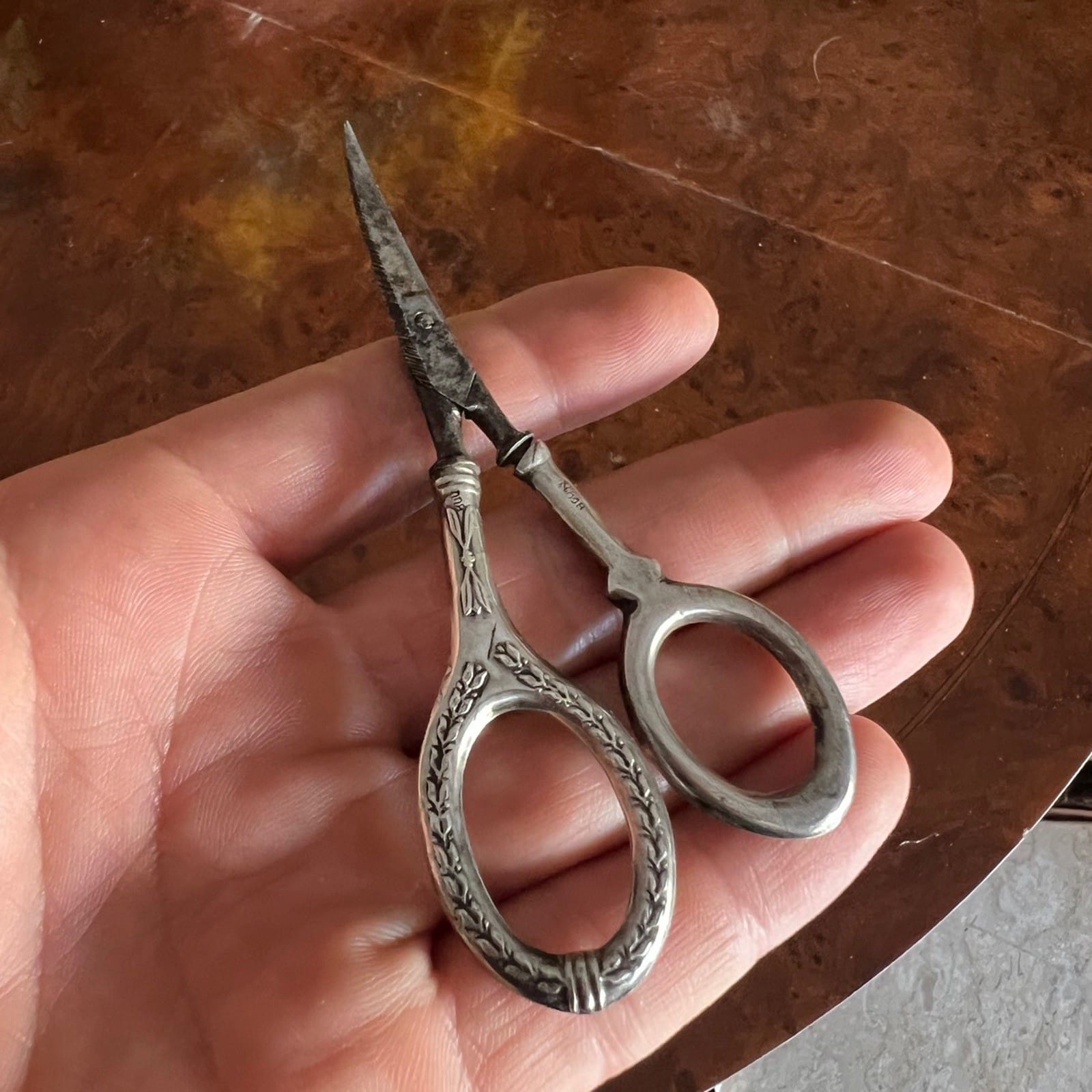 Forbici antiche con manico in Argento 800 da Manicure o Sarta primi 900 Categoria  Attrezzi e Strumenti