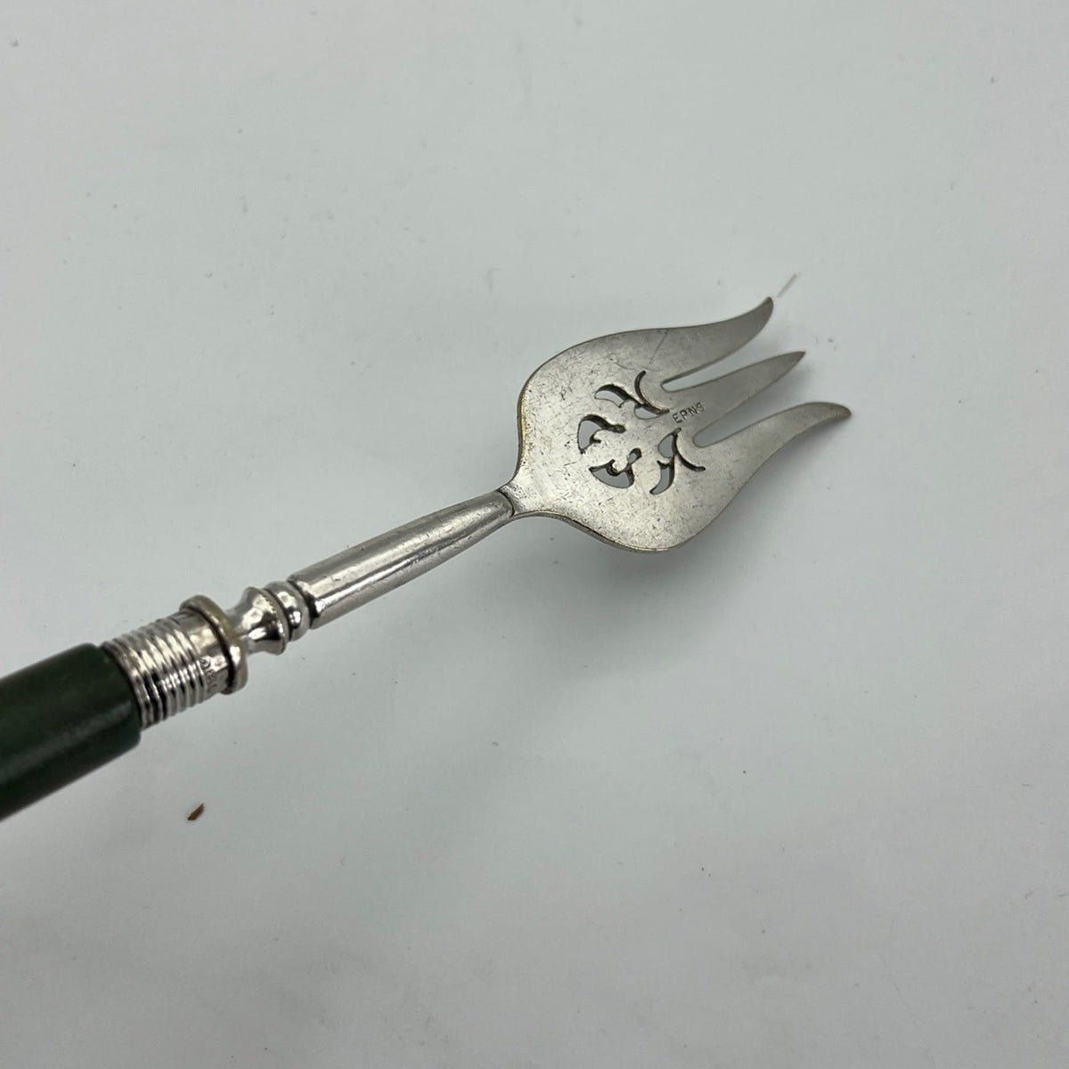 Forchetta antica da cocktail posata in Argento e Sheffield 1920 Bachelite Verde Categoria  Sheffield & Argento