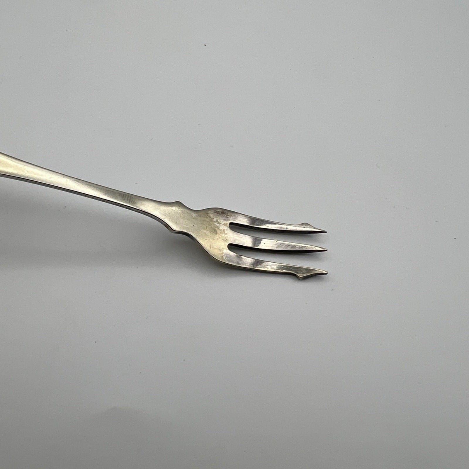 Forchetta antica forchettina da portata per sottaceti posata inglese per cucina Categoria  Sheffield & Argento