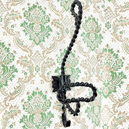 Gancio appendiabiti da parete antico in metallo ferro battutto Appendino Rustico Categoria  Accessori & Ferramenta d'epoca