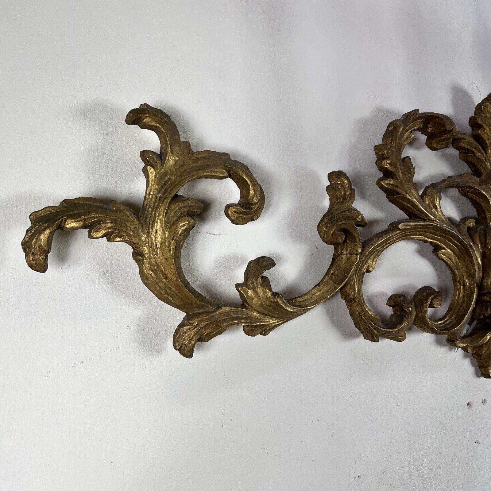 Grande Applique vintage stile antico in legno dorato oro lampada da parete Categoria  Lampade Appliques