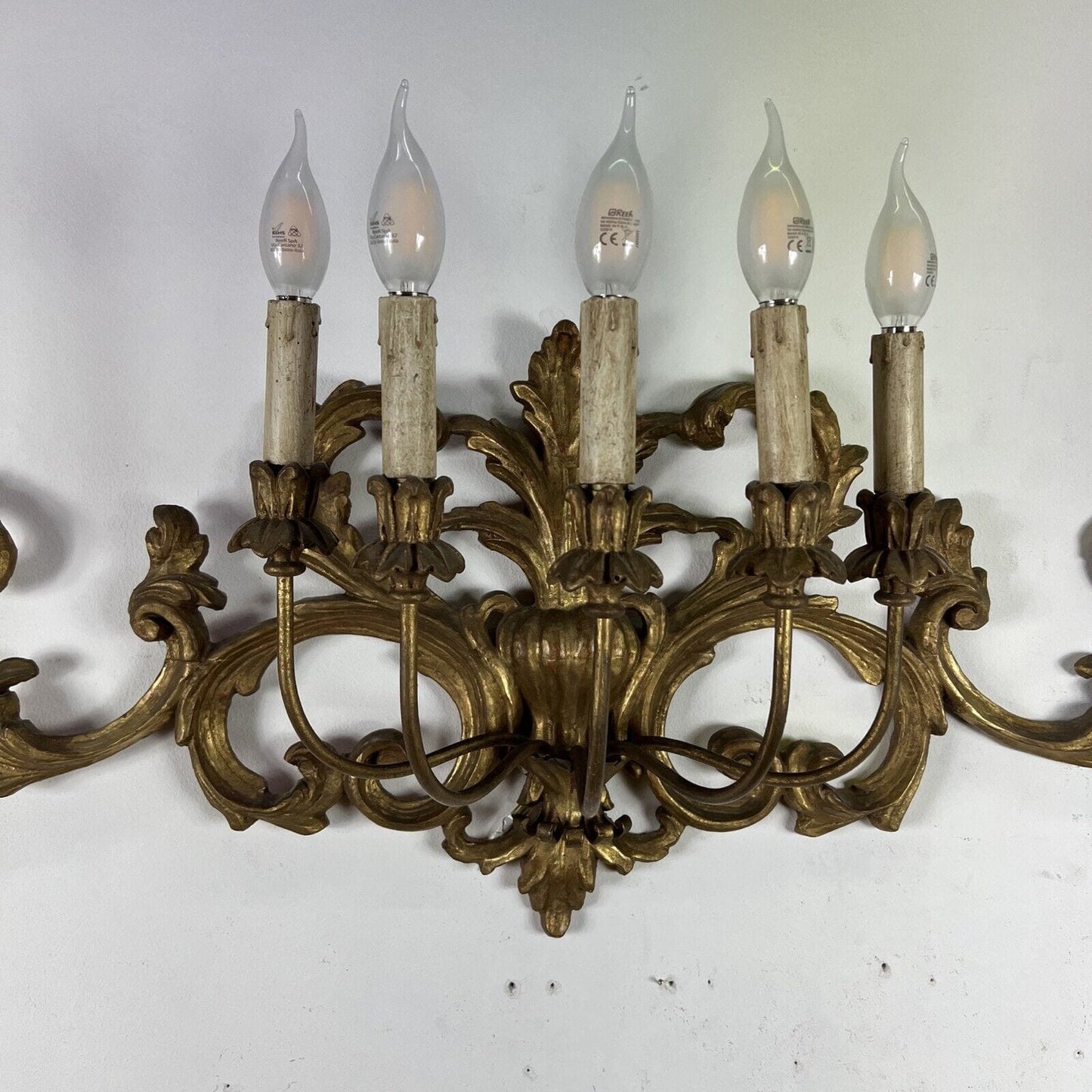Grande Applique vintage stile antico in legno dorato oro lampada da parete Categoria  Lampade Appliques