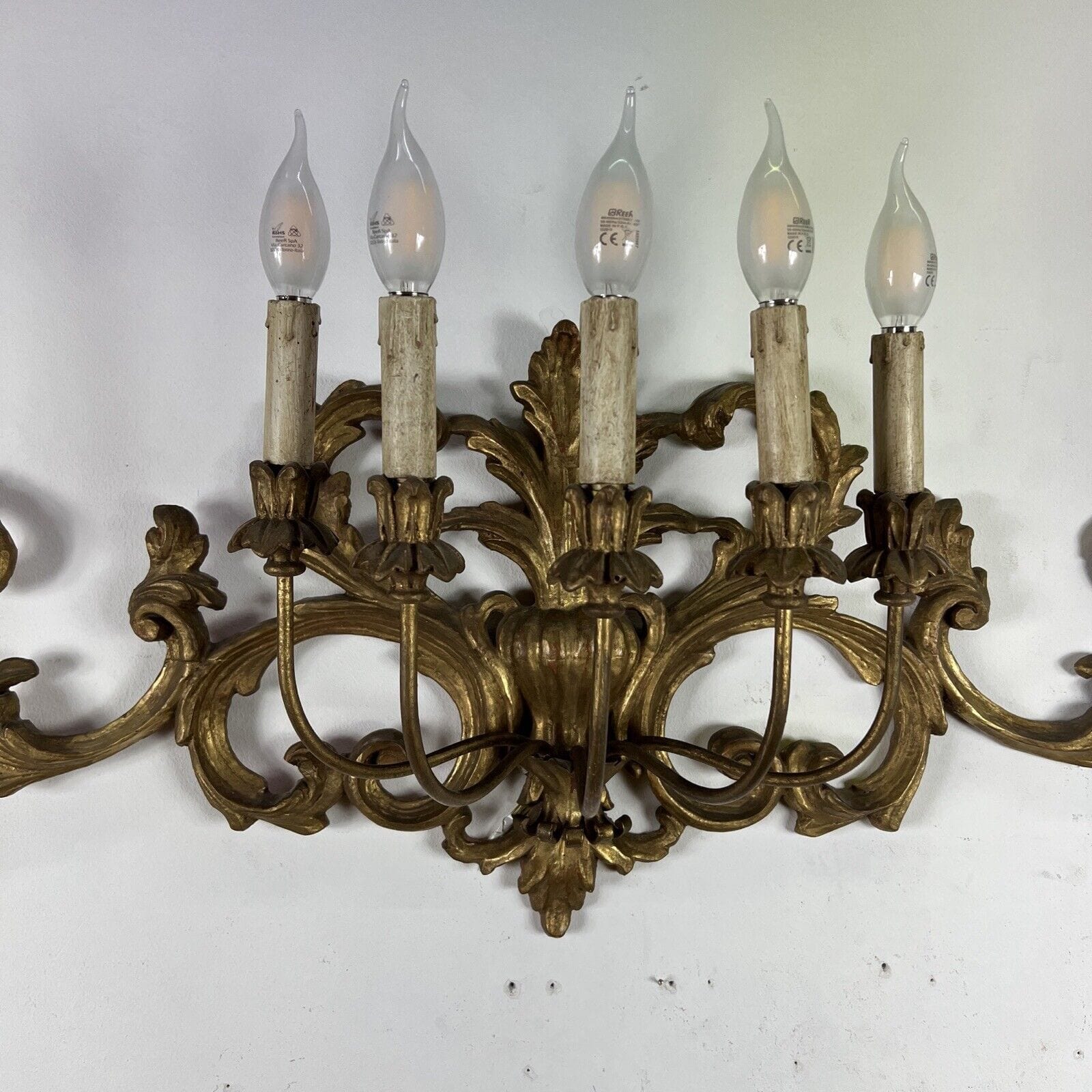 Grande Applique vintage stile antico in legno dorato oro lampada da parete Categoria  Lampade Appliques