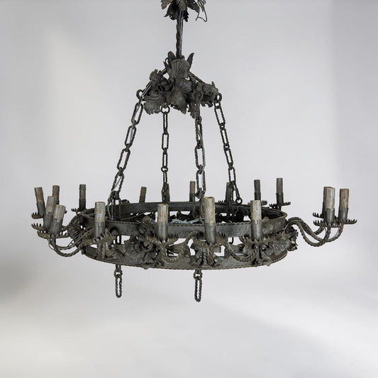 Grande Lampadario antico in ferro nero stile medievale rustico per taverna Categoria  Lampade Appliques