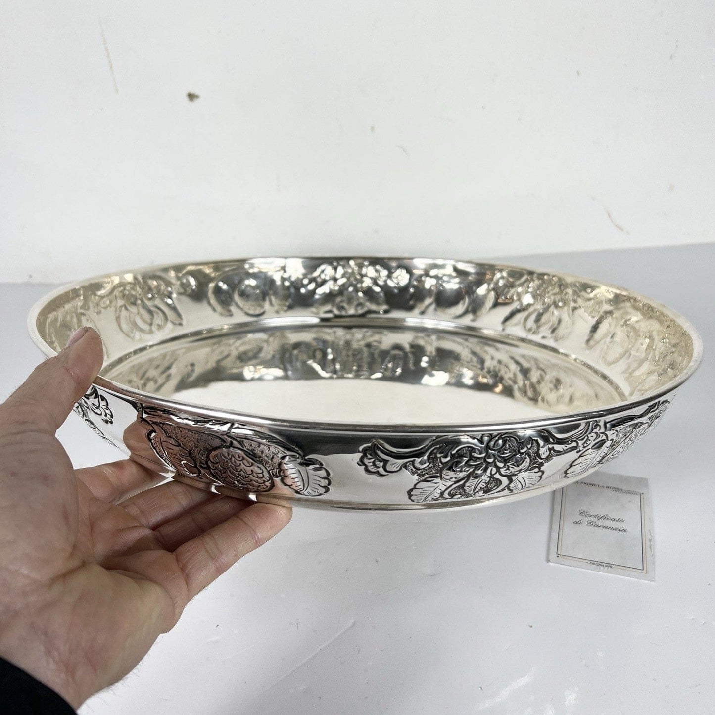 Grande Vassoio Rotondo in Argento Placcato Silver Plated in stile Antico Categoria  Sheffield & Argento